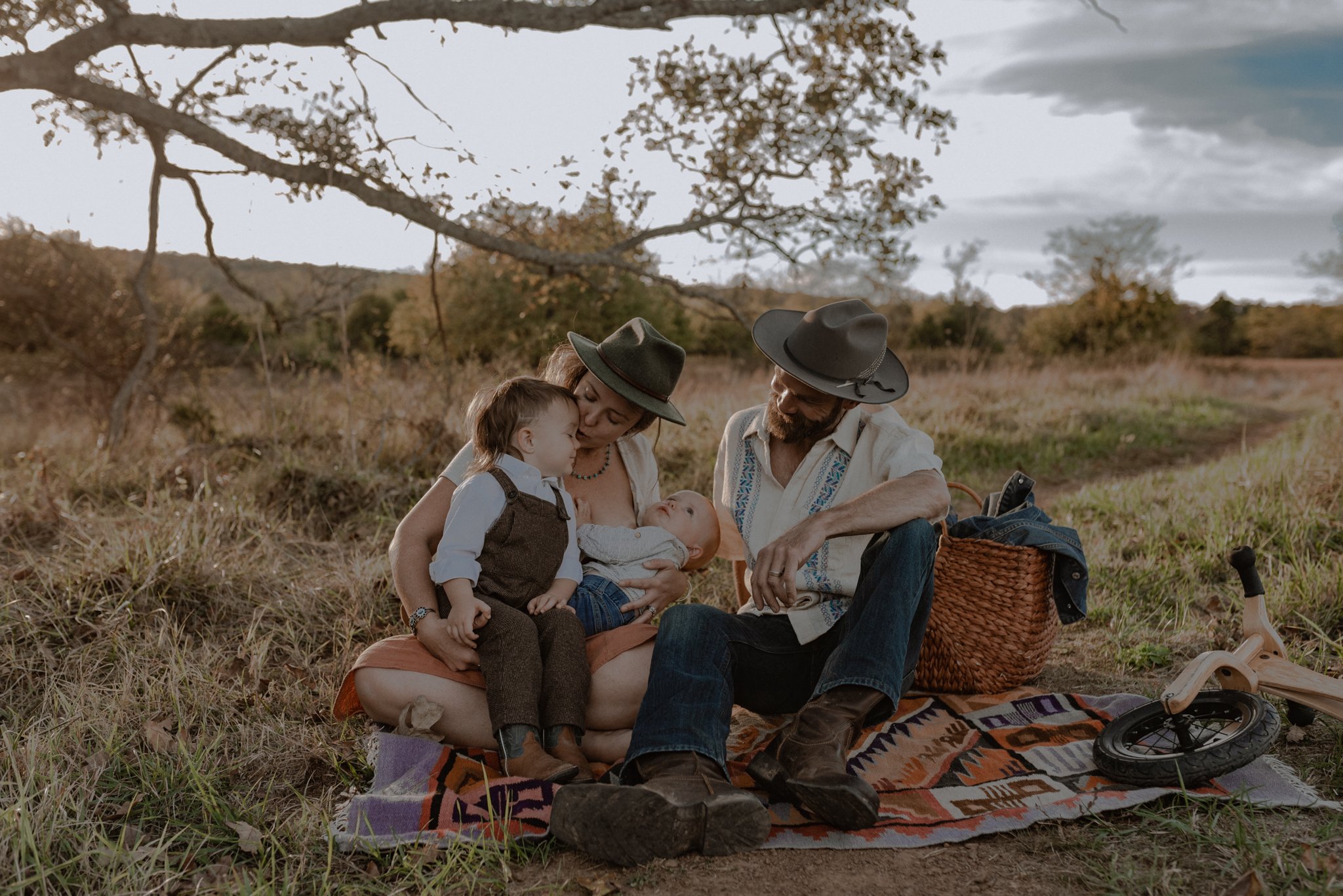Lifestyle family photography in Fayetteville, Ar