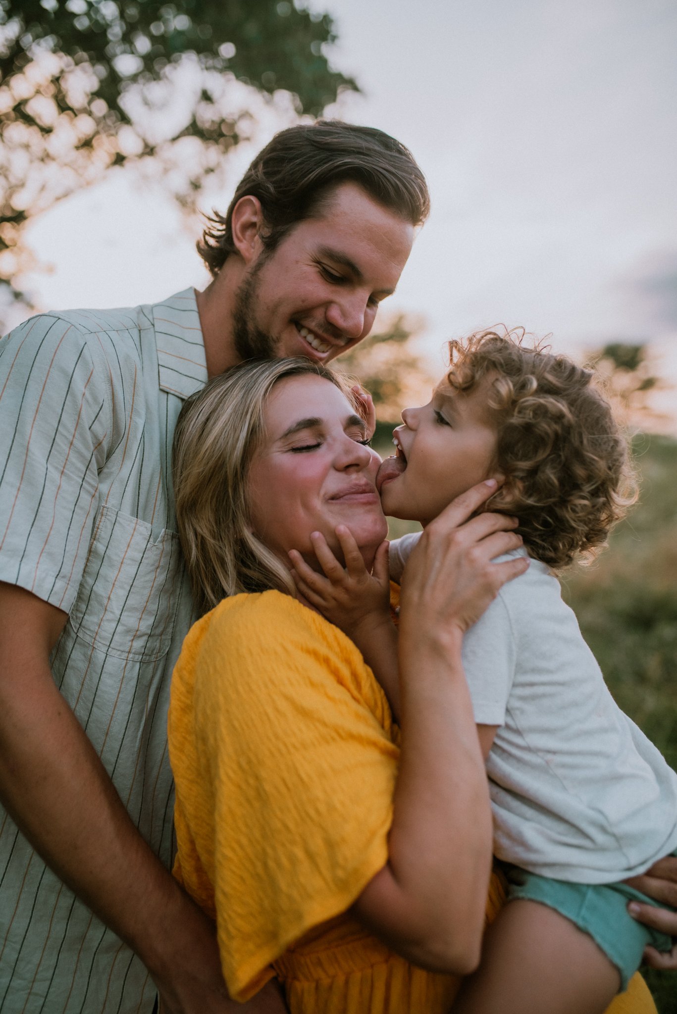 Lifestyle maternity photography in Arkansas