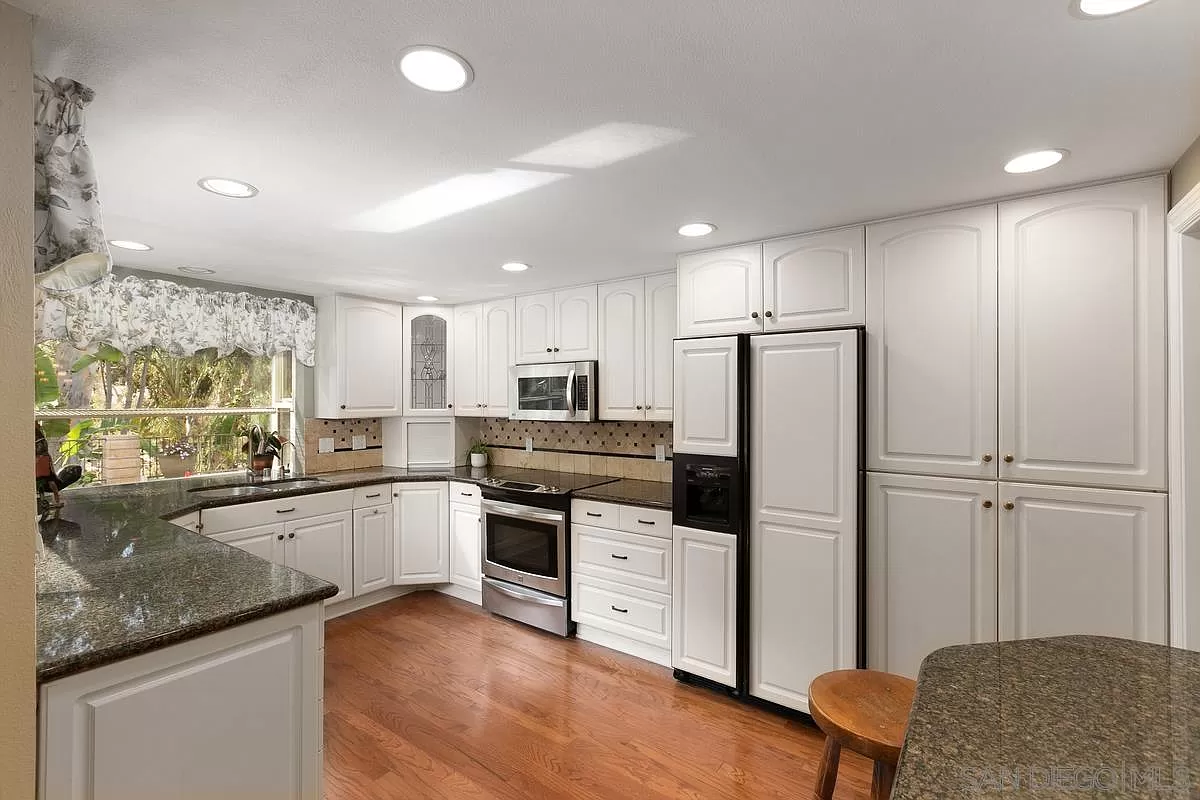 Rookwood_Kitchen_3.png