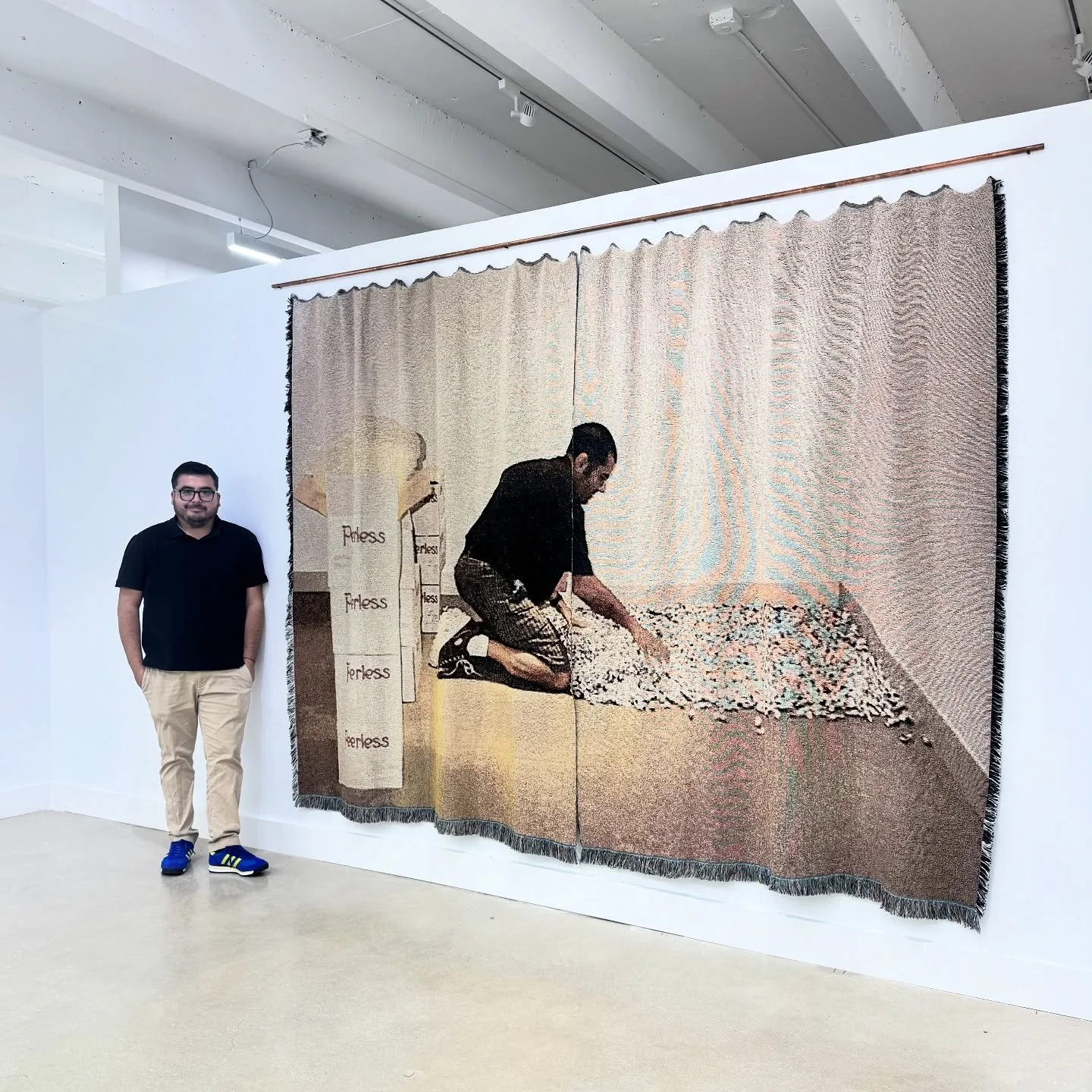 🤍
F&eacute;lix, 2025
jacquard-woven textile 
80 &times; 120 in

Based on a photograph of F&eacute;lix Gonz&aacute;lez-Torres preparing one of his candy pieces before an opening. A quiet act of care, reframed at monumental scale.
Images courtesy of t