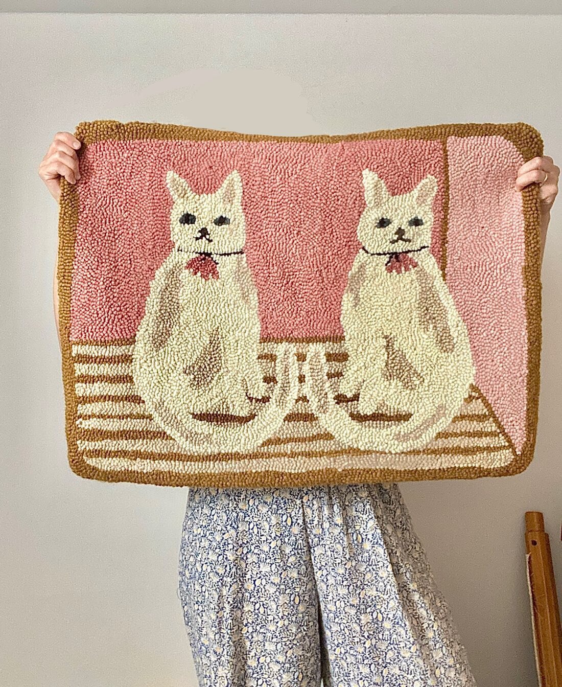 Olympia and Laure&rsquo;s kitties, a floor mat. 
.
.

#happy4thofjuly #rughooking #punchneedlerughooking #feministcraft