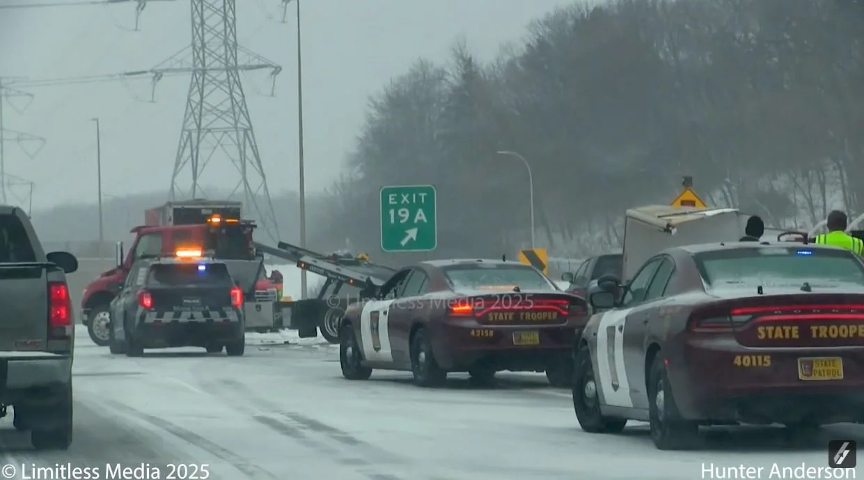 Dog Sledding Team Safe After Frightening Trailer Crash While Traveling to an Event in Excelsior