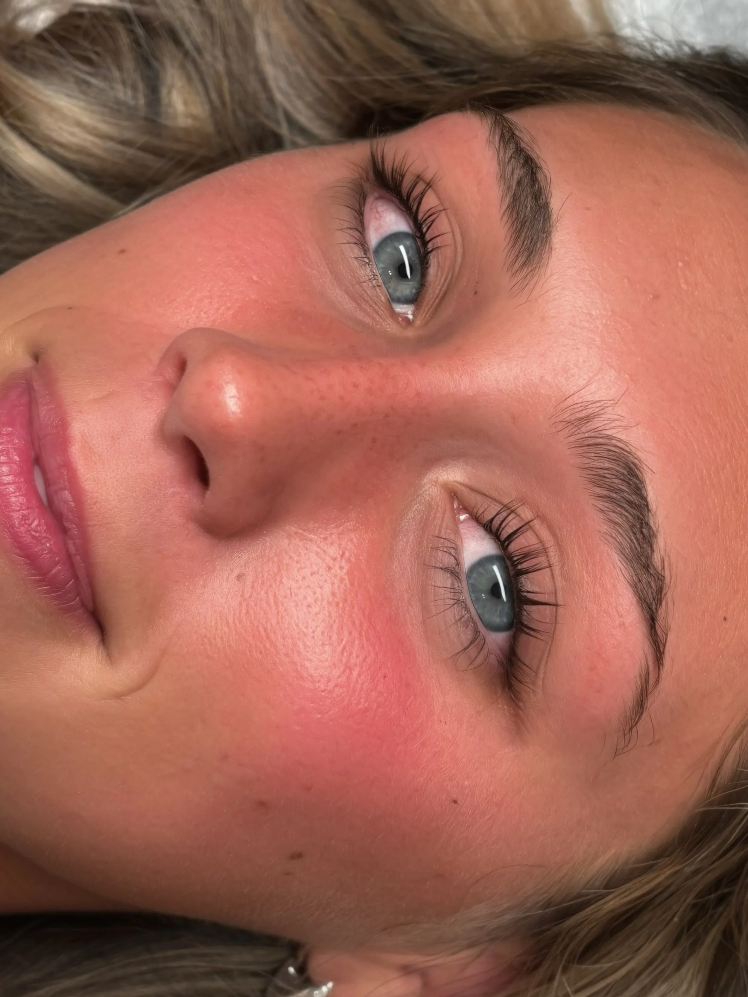 A lash lift + tint doing exactly what it&rsquo;s supposed to do.

Lifted, darker, defined natural lashes.

Book your Lash Lift + Tint at Lash &amp; Skin Boutique.

 #chsbeauty #charlestonlashes #lashlift #charleston #naturalbeauty