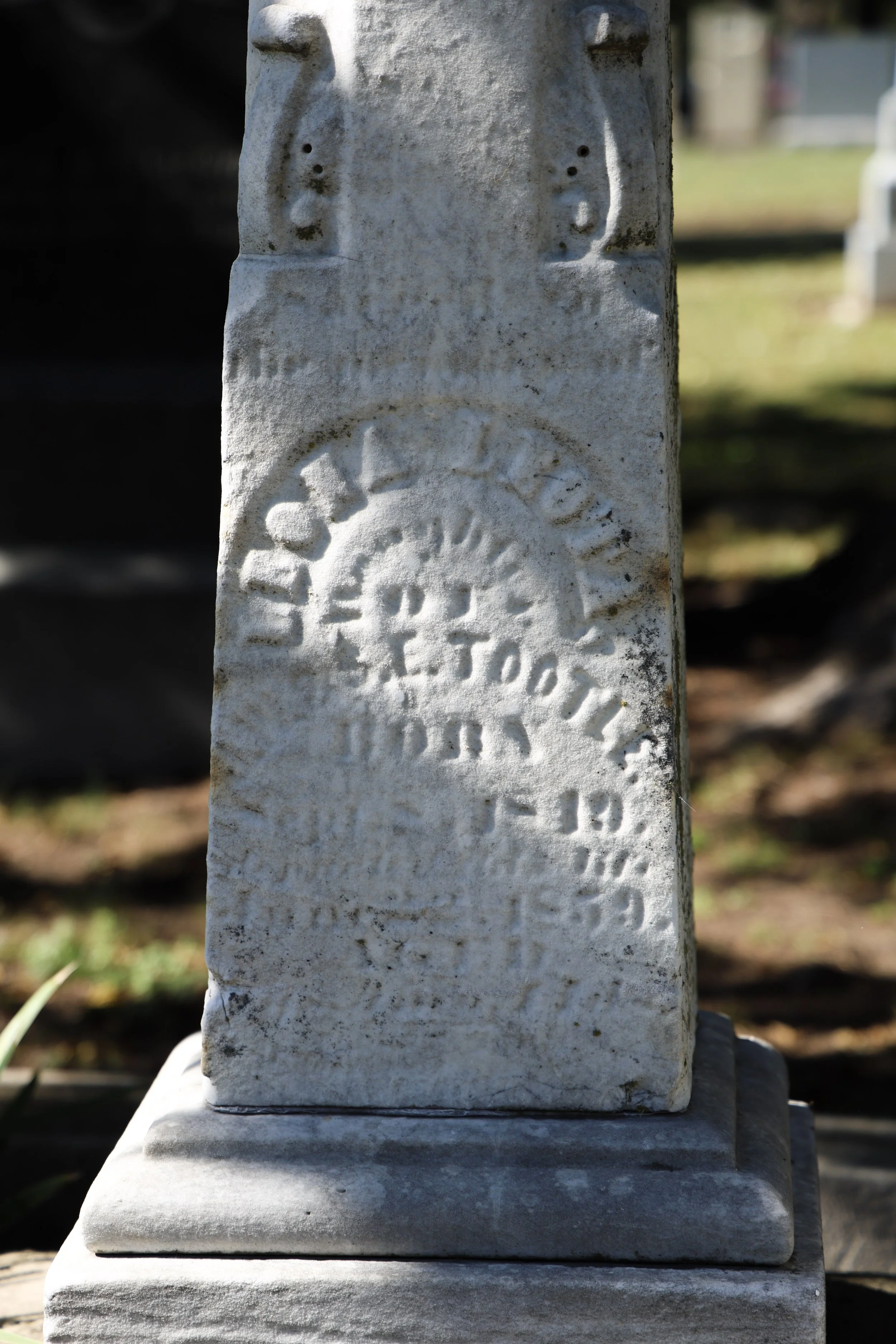 Leona Leota Tootle was either nine or ten years old when she died.