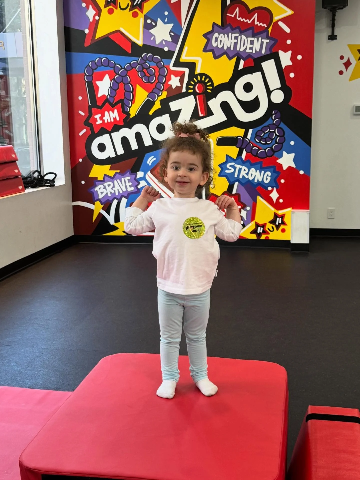 Happy MUSCLE CHECK MONDAY (IYKYK) 💪💪💪

December is here and we&rsquo;re ready to flex through the holidays and hustle with strong smiles😁

Did you know that we have classes every week, even through the holidays?

⭐️Tap &ldquo;like&rdquo; if your 