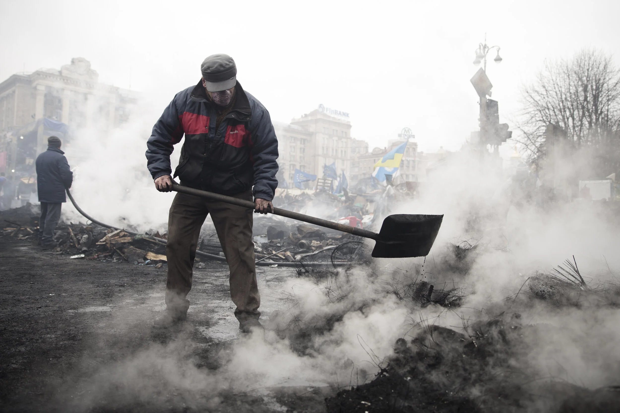 001 - 2014 -Revolution of Dignity - Photographer John Minchillo.jpg