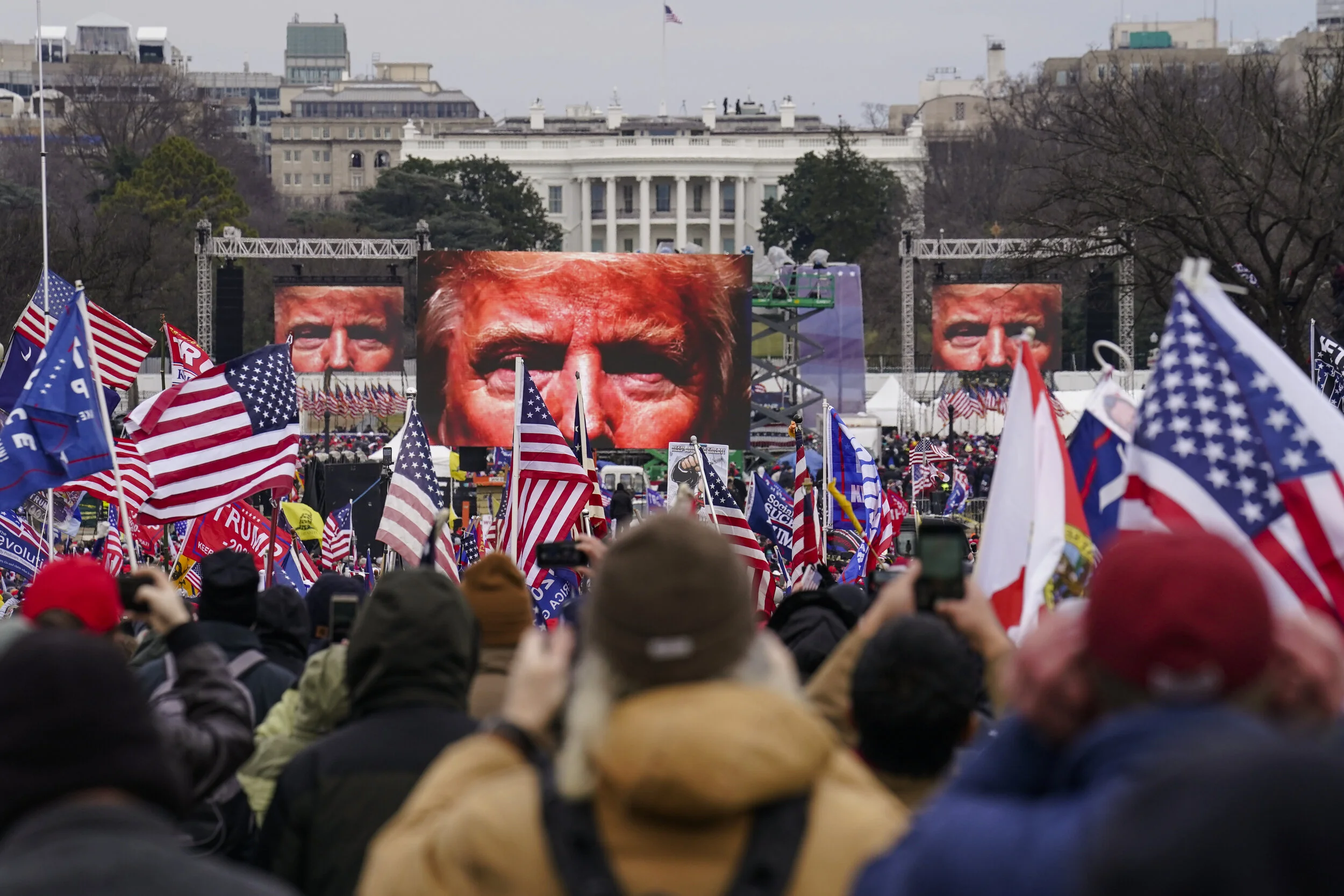 001 - 2021 - Capitol Insurrection - Photographer John Minchillo.jpg