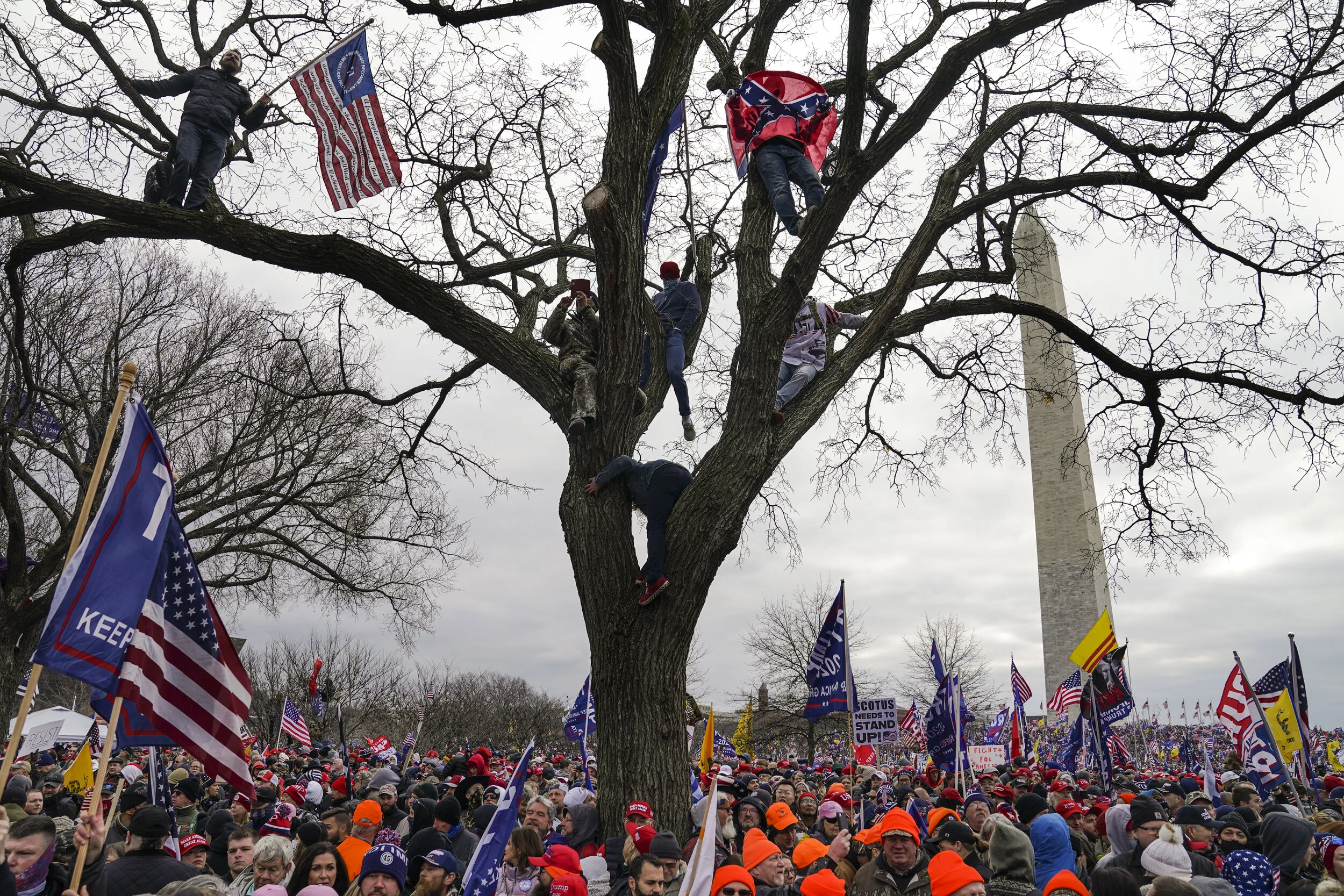 002 - 2021 - Capitol Insurrection - Photographer John Minchillo.jpg