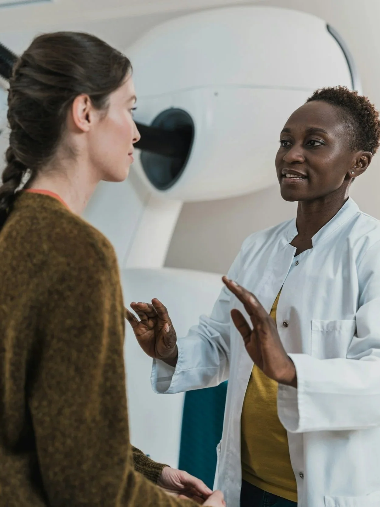 Patient sharing weight loss experiences with Doctor
