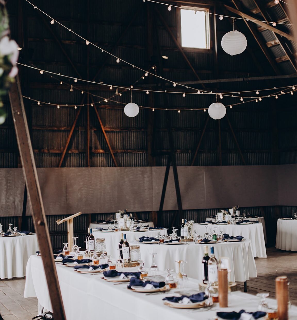 Happy Friday! This beautiful decor has us swooning! 

When you book with us, the grounds and facilities are yours to decorate and personalize. We provide the canvas, you bring the paint!

Looking for a unique, picturesque venue to host your wedding? 