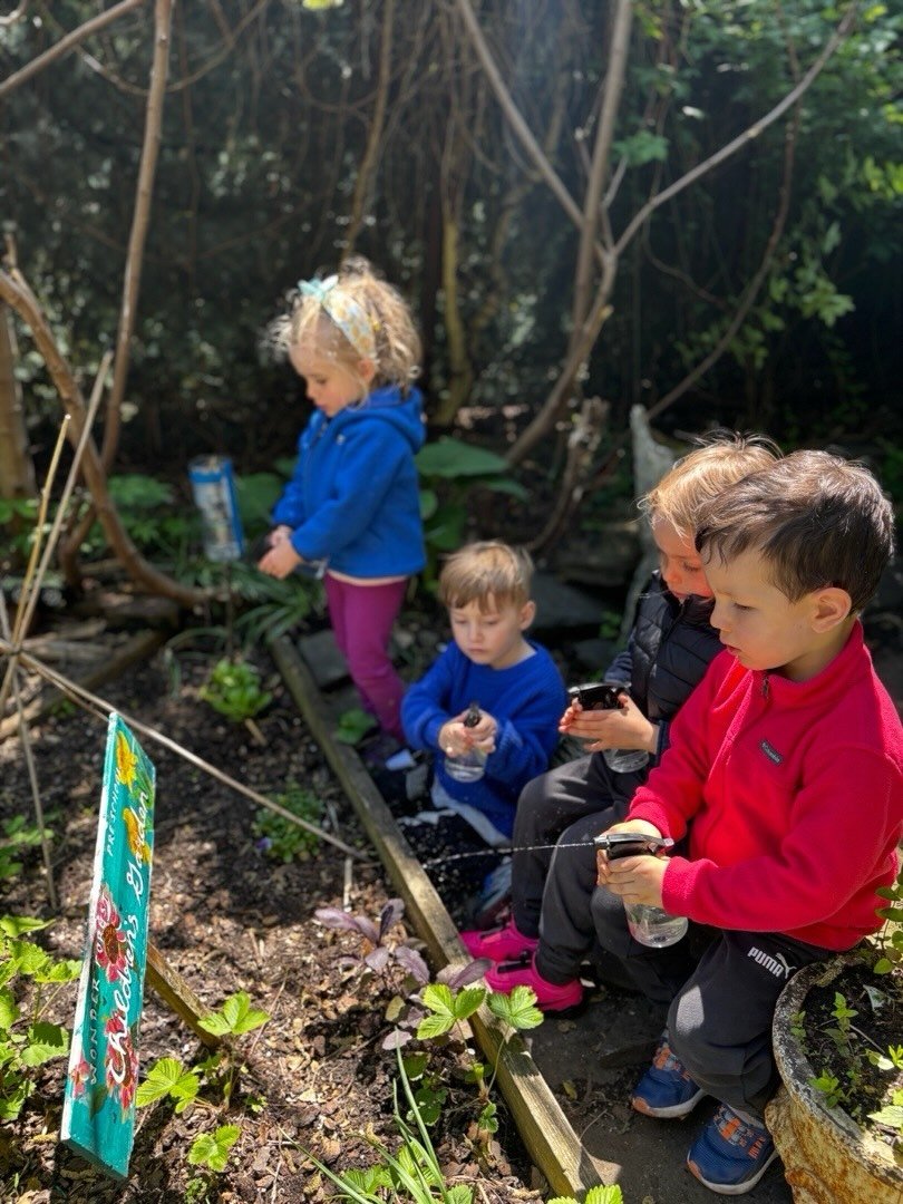 When our classes are not adventuring in Prospect Park, they often head to the local Community Garden to tend to the Wonderforest garden plot. There, the kiddos get to dig, plan, plant, water, and get their hands (and sometimes bodies) really messy! 
