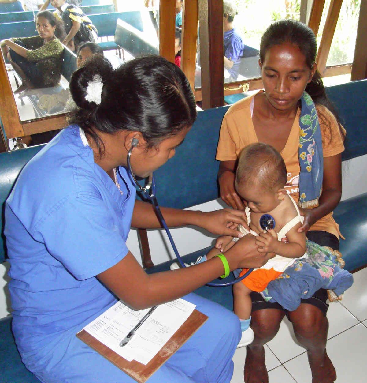 Elin with patient.jpg
