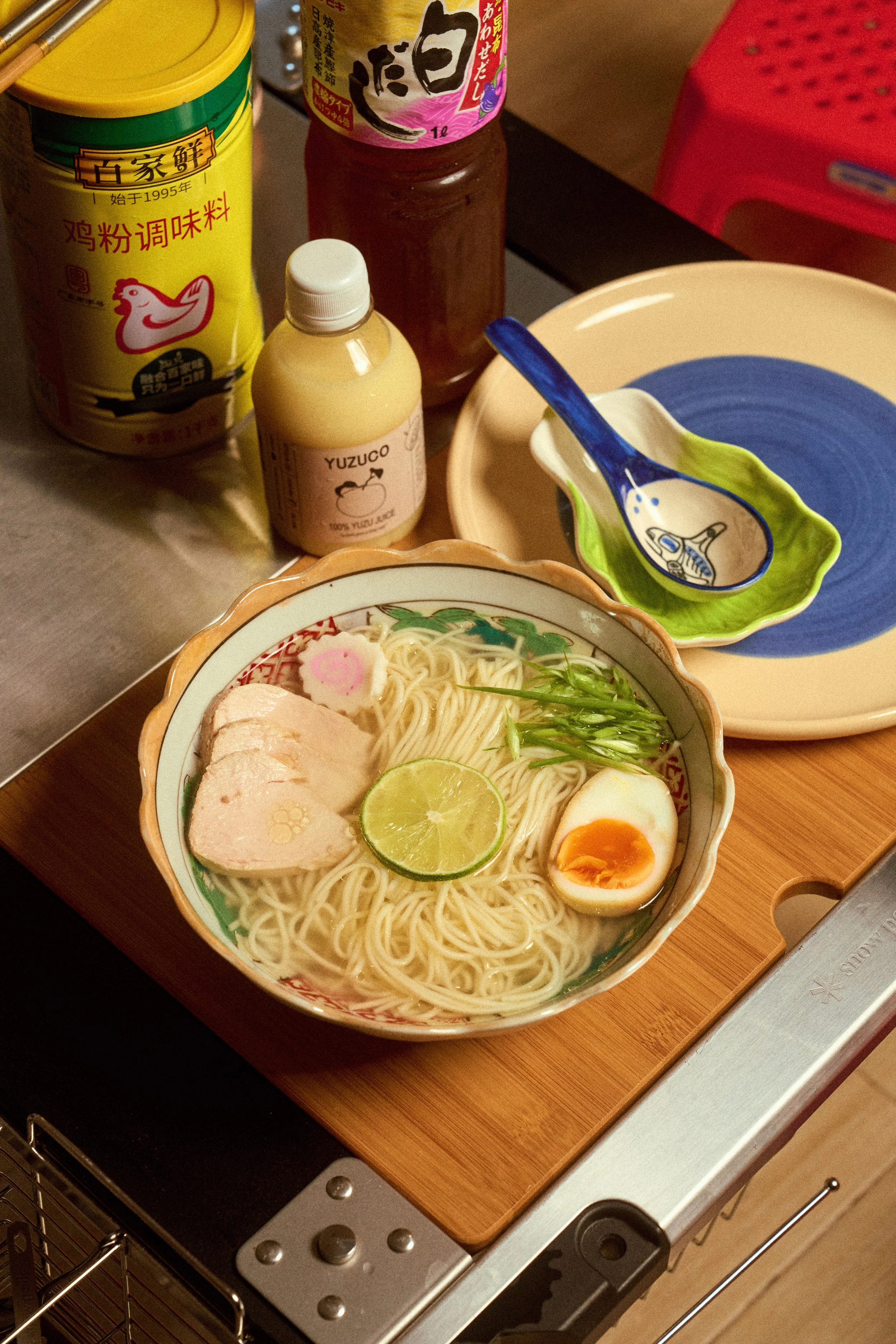 2025_0914_YuzucoShioRamen_13_Grain.jpg