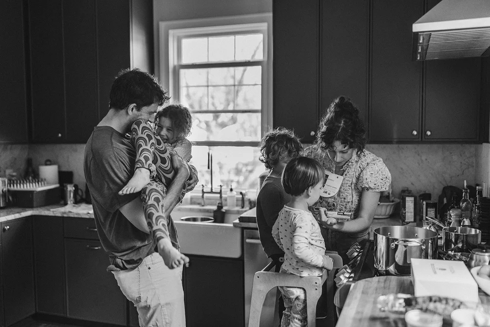Kate Thompson maternity and family session by Mary Otanez