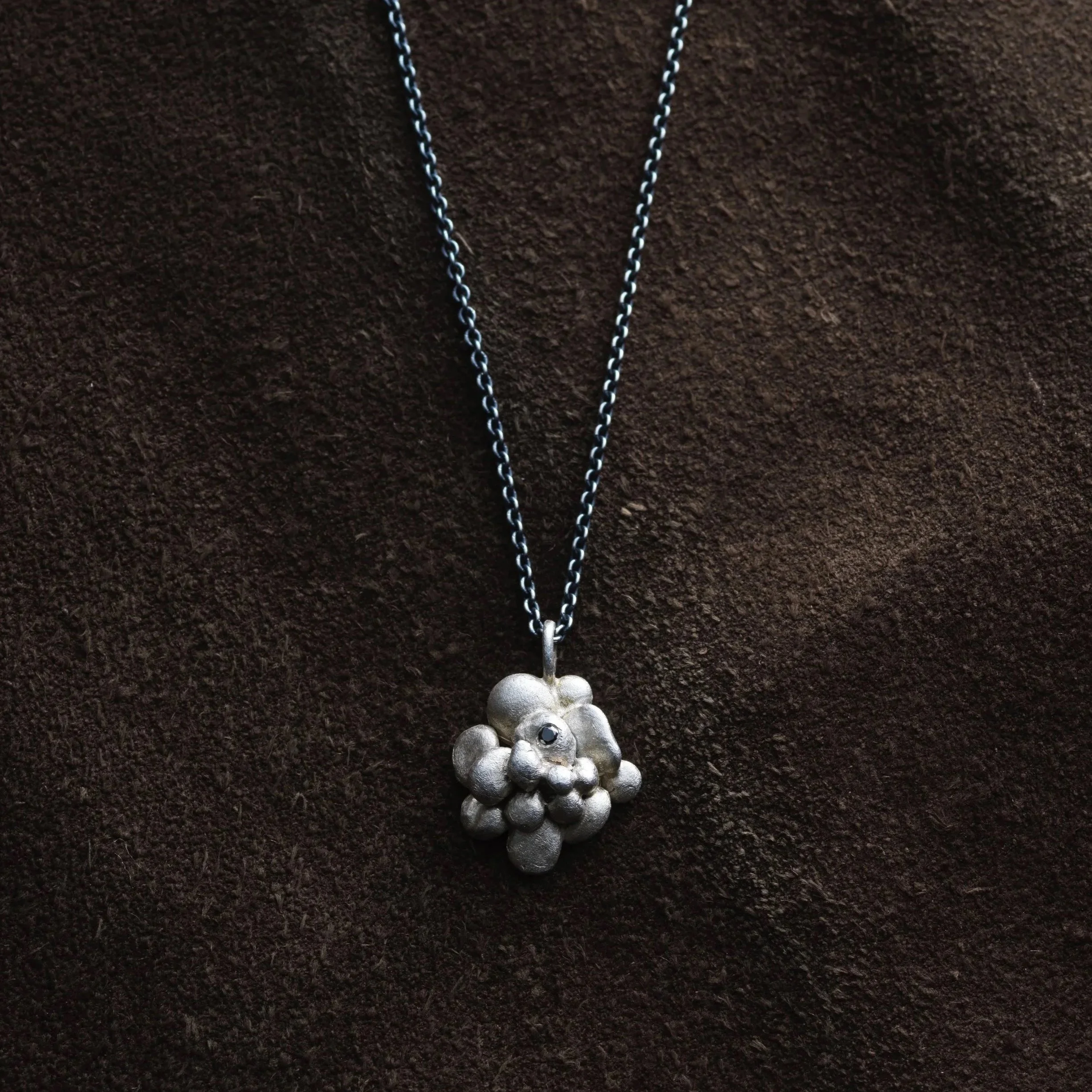 AllisONE Matte silver pendant with 0.01ct black diamond and oxidized silver chain