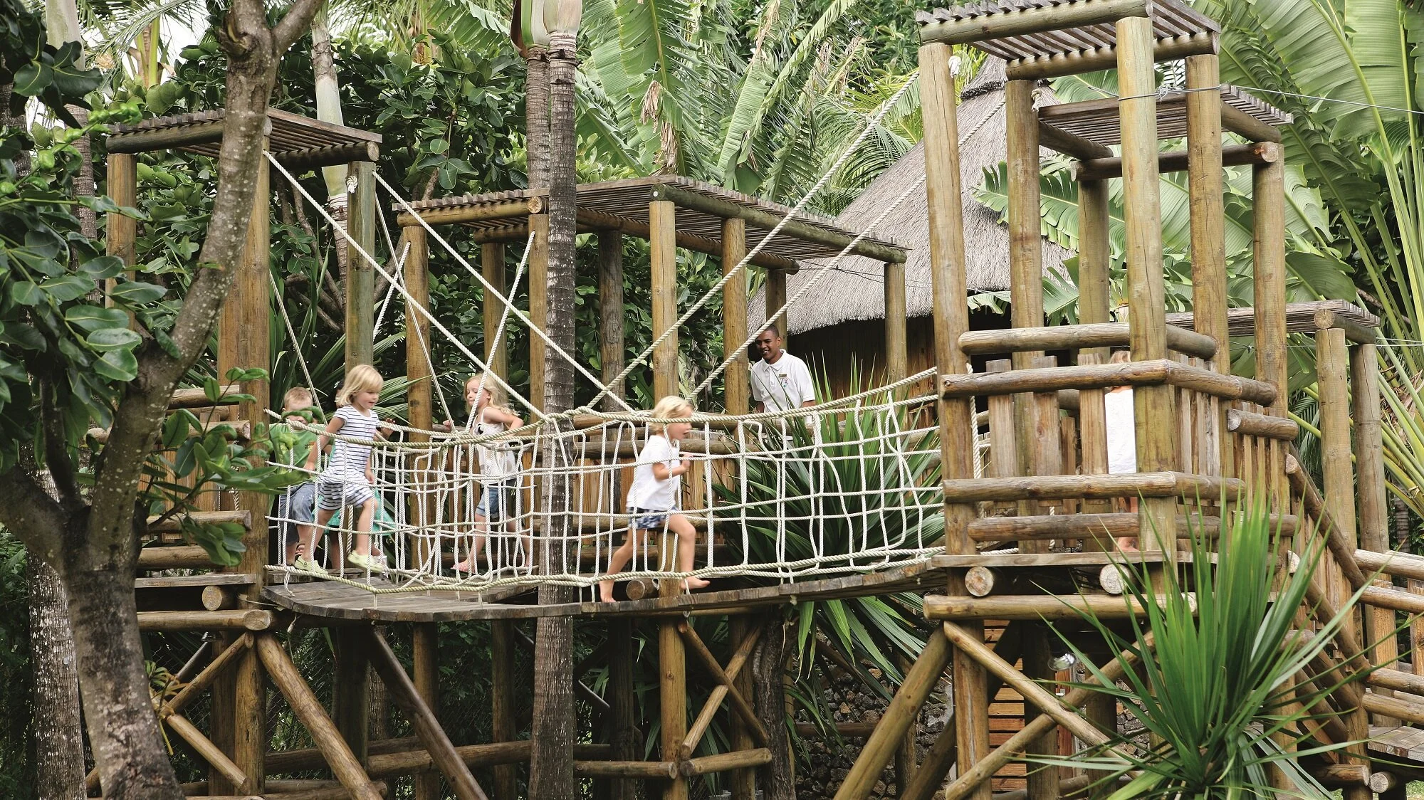 Le-Touessrok-Climbing-Frame-small.jpg
