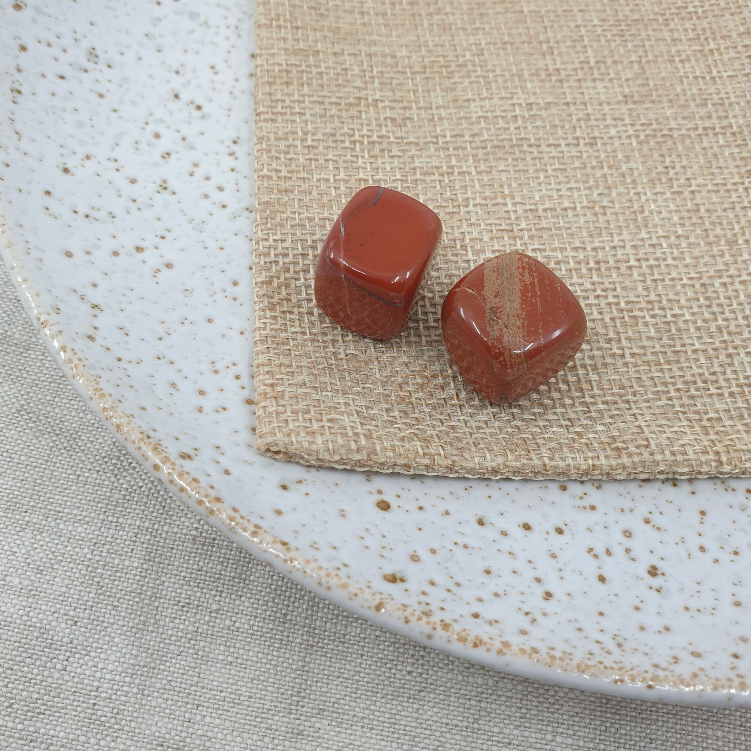 Red_Jasper_cubes.jpg