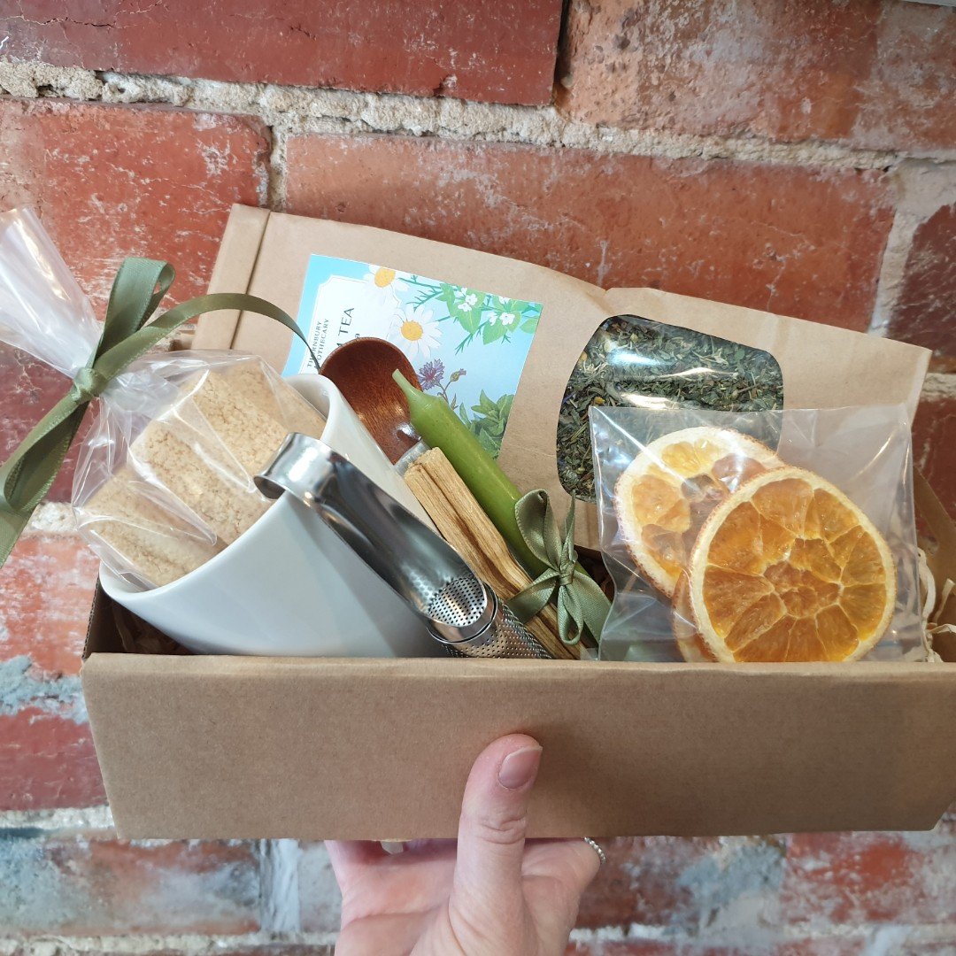 Small Tea Hamper.jpeg