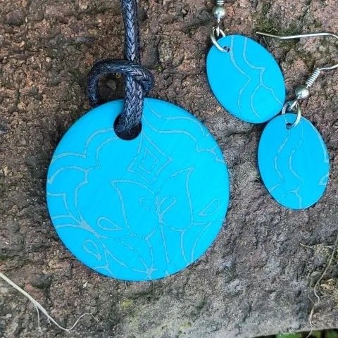 Anodized-Aluminium-Pendant-9-Small-rotated.jpeg