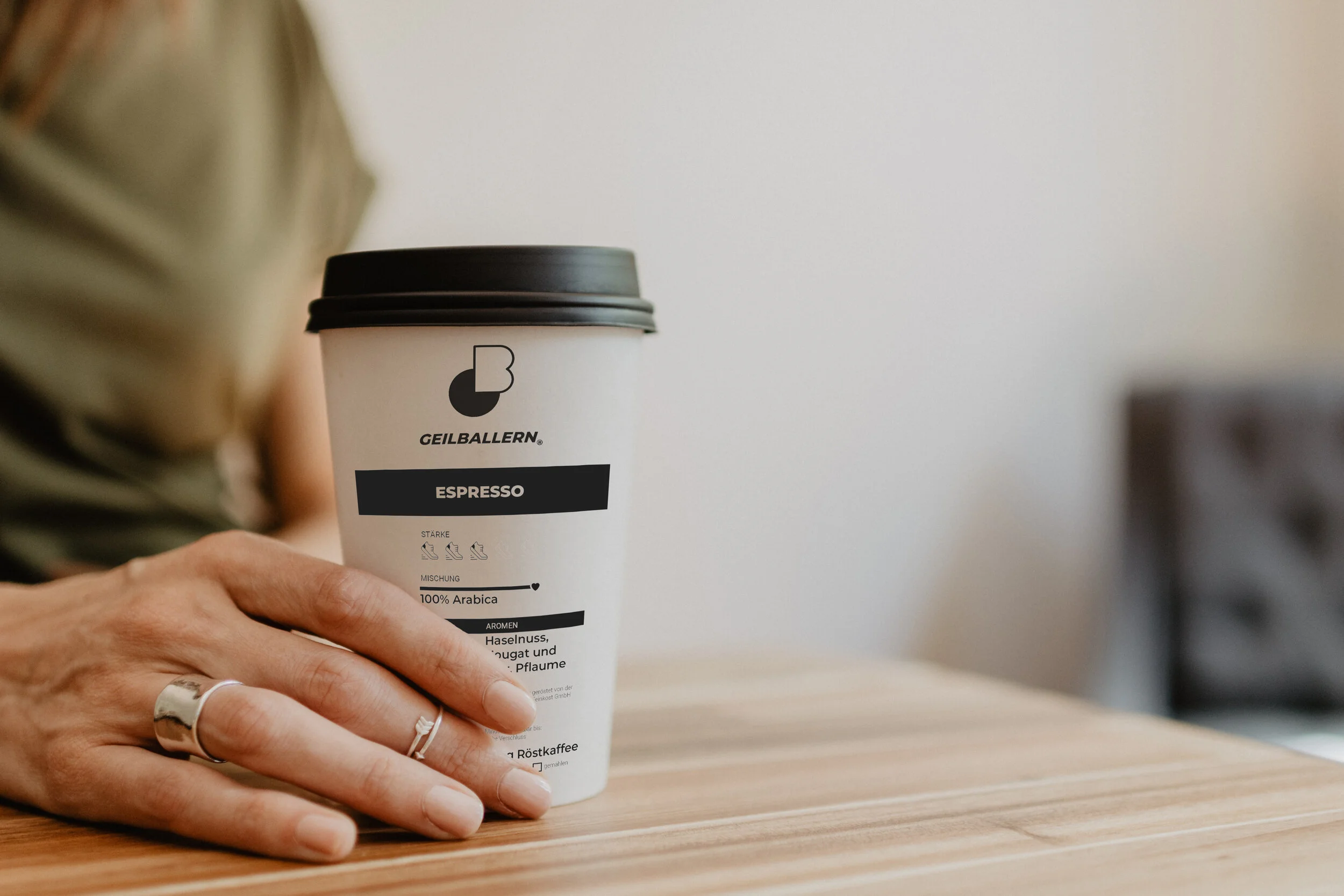 kr kaffee becher.jpg