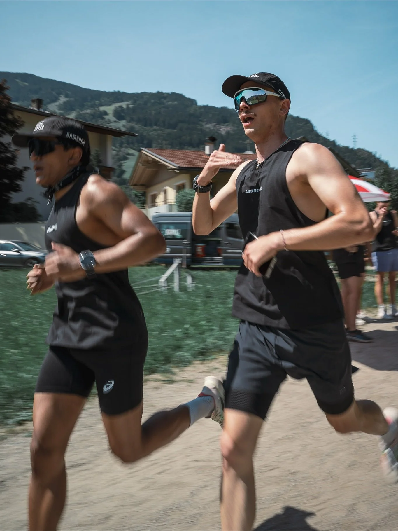 Wenn&rsquo;s ein Best of g&auml;be f&uuml;r Schwei&szlig;, gute Laune und richtig guten Schlaf &ndash;
dann w&auml;ren diese Momente ganz vorne mit dabei 🫂

F&uuml;nf Monate, zwanzig L&auml;ufer*innen, unz&auml;hlige Highlights:
Vom Kick-Off bis zu 