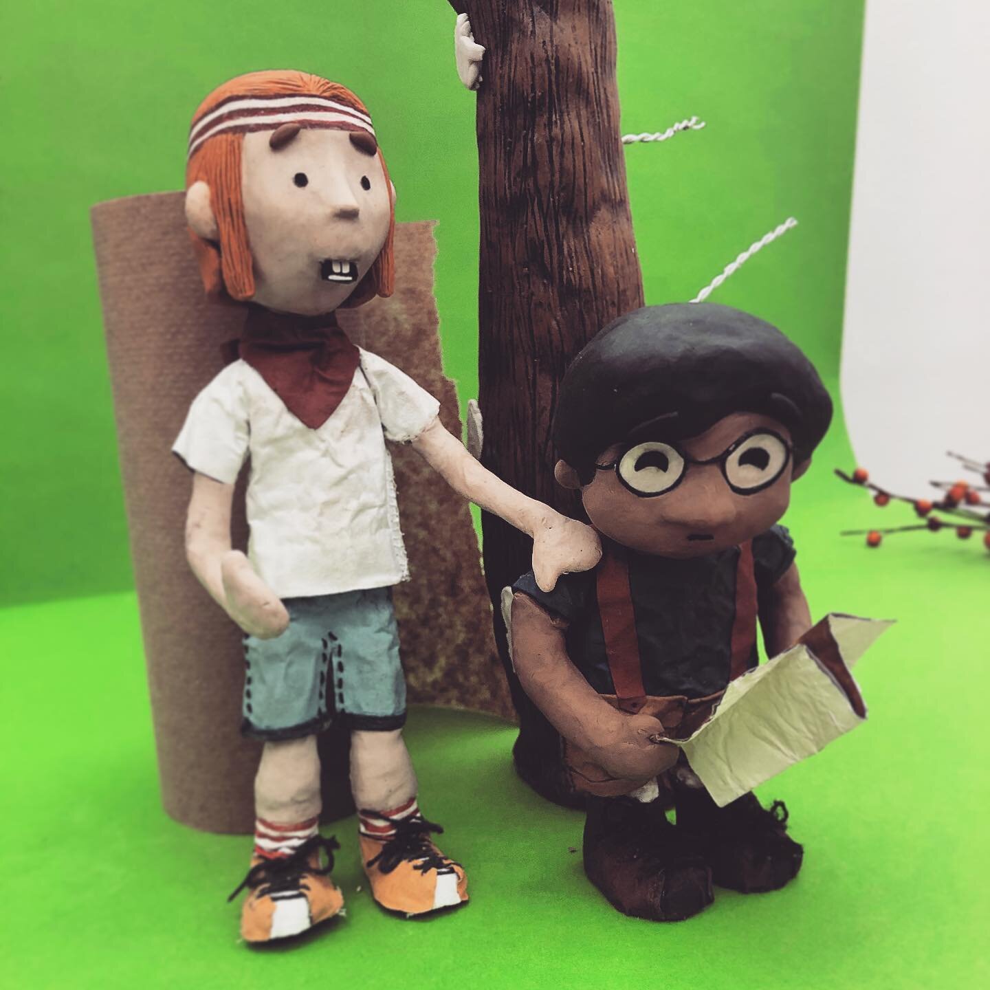 One of the many forms of stop motion animation our team is skilled at is claymation. Here on set, our animators work with these hand-made clay characters, moving them ever so slowly through their sets.
.
.
.
#stopmotion #animation #vizdev #vizdevart 