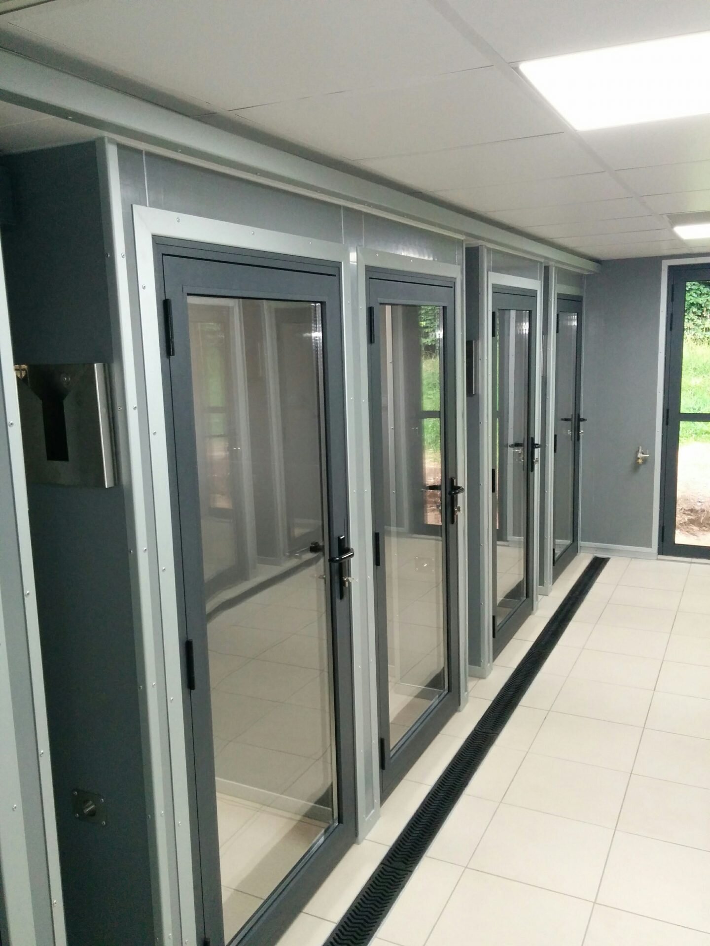 Kennelbuild System glass fronted doors