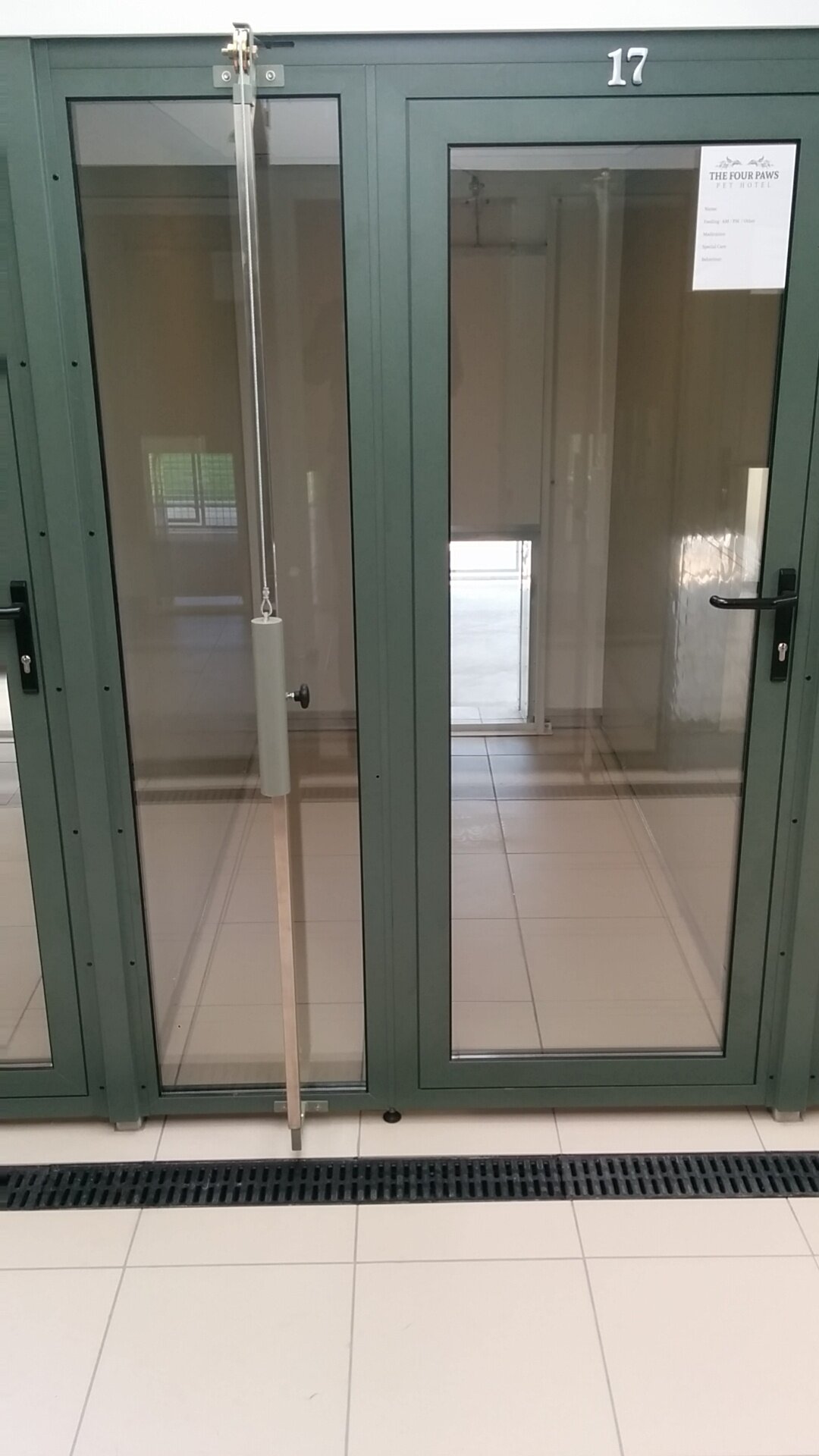  Kennelbuild System glass-fronted doors