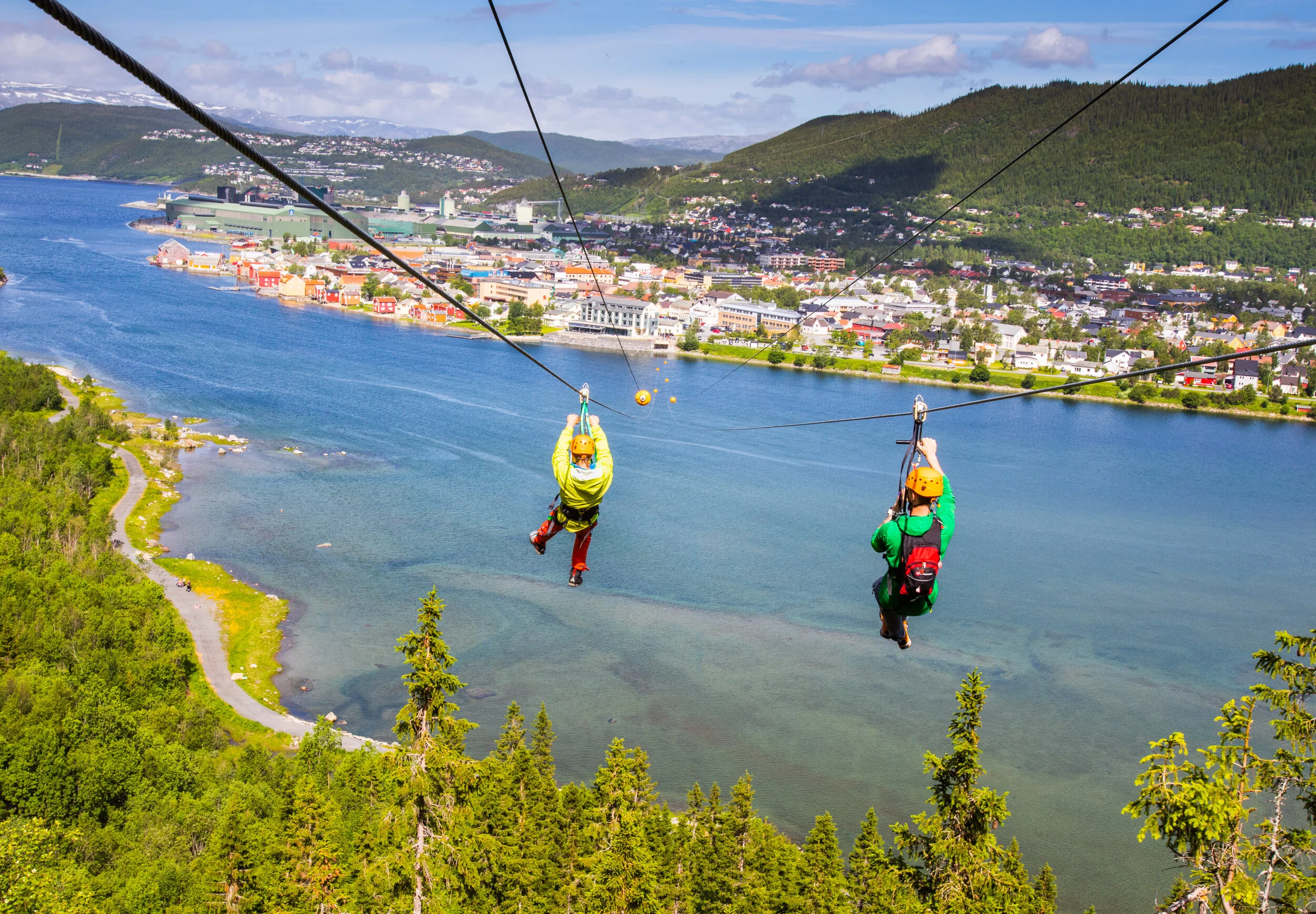 1 Zipline Mosjøen Foto Hans Petter Sørensen www.FarOutFocus.no.jpg