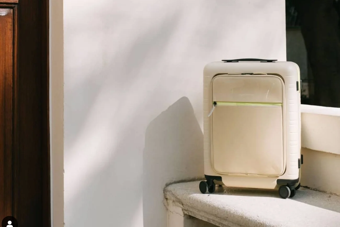 Horizn M5 Neon Carry-on | Image credit: Horizn Studios