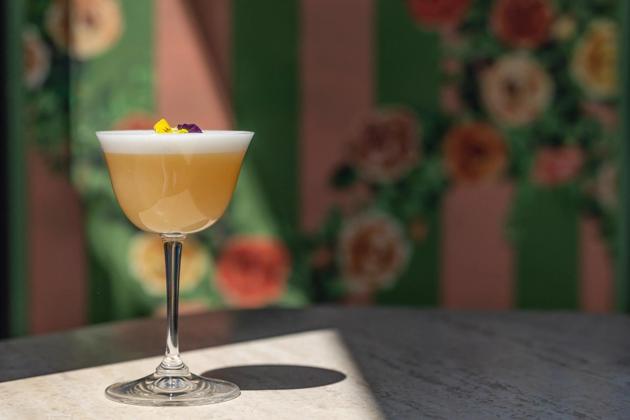 FAN_F&B_Bar SUr Le Toit_Cocktail©Maki Manoukian_HD.jpg