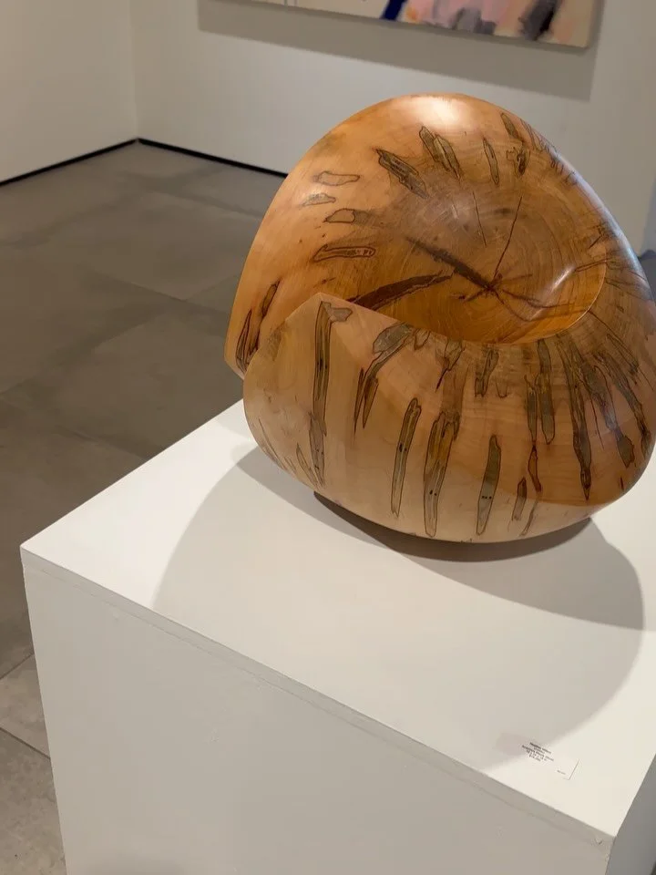 Had to pop in to the day job this week and got to see one of my favorite sculptors new exhibit. Heather Hilton is 80 and still creating these beautiful wood and bronze pieces! This Ambrosia Maple is so pretty! If you&rsquo;re in ATL, be sure to go by