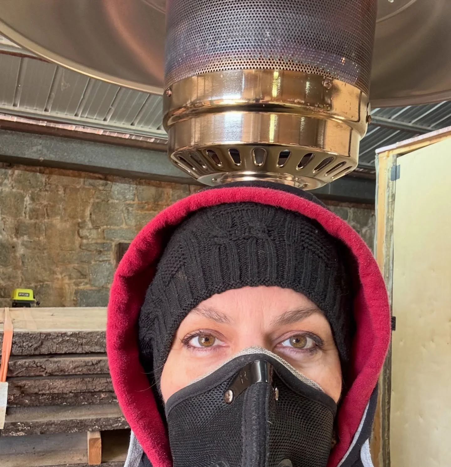 We&rsquo;re open today. We&rsquo;ll do our best to make it the full day 😂❄️ You know it&rsquo;s cold, when I&rsquo;m cold. And when you&rsquo;re wearing your mask just for the warmth! Stay warm out there!
&bull;
&bull;
&bull;
#lumberyard #urbanwood 
