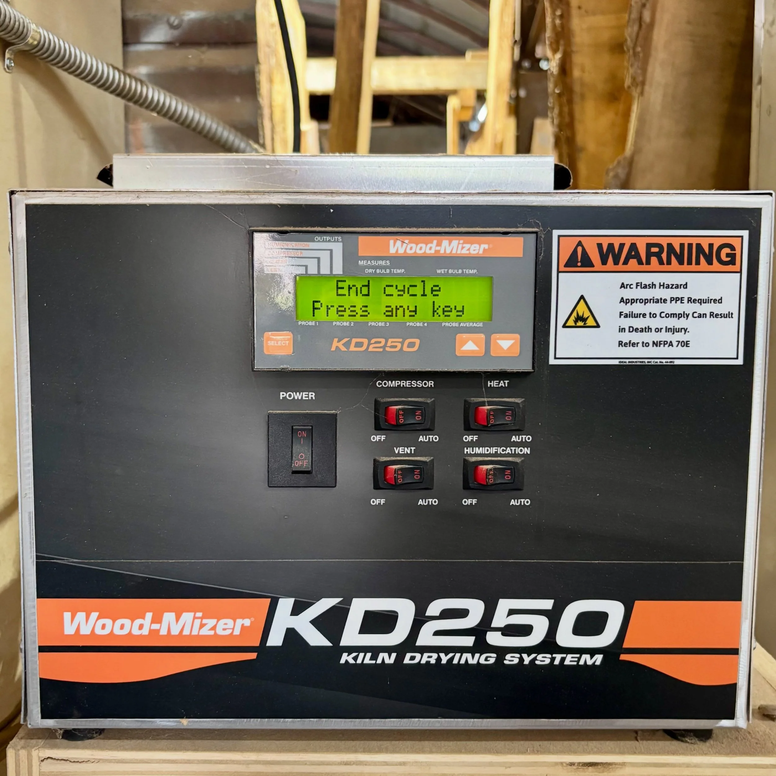 Aaaawwweee, yeah!! I know what we&rsquo;ll be doing this weekend!! 🪵🔥
&bull;
&bull;
&bull;
#kiln #kilndried #slaburday #liveedgewood #urbanwood