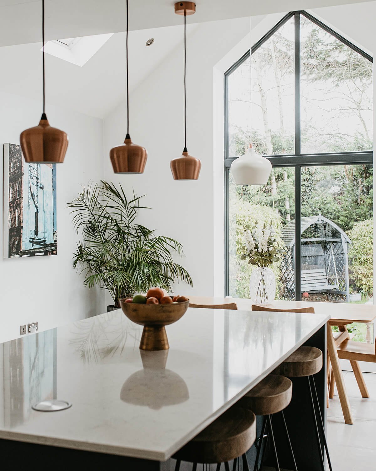 clare-earth-interiors-design-harpenden-hertfordshire-kitchen-minimal.jpg