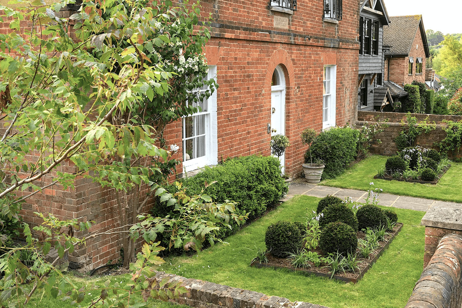 julia-langsman-harpenden-garden-designer.png