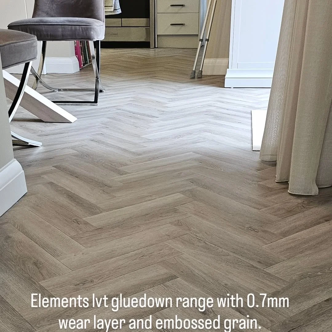✨ Transform your home with flooring built to last ✨

Visit our member @thebespokeflooringcompany and their showroom on Southdown Road, in harpenden. Explore the stunning Elements LVT Gluedown range.
🔨
Designed for both style and durability, the Elem