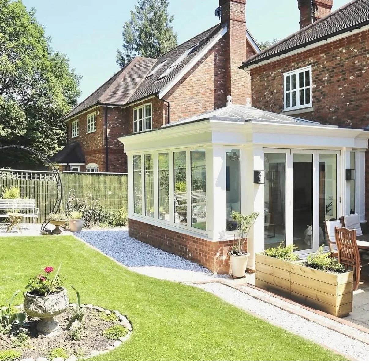 Our member @kingsholmeconservatoriesltd is a well-established specialist in designing, manufacturing, and building bespoke orangeries, conservatories, and roof lanterns. With nearly three decades of experience, the company has built a reputation for 