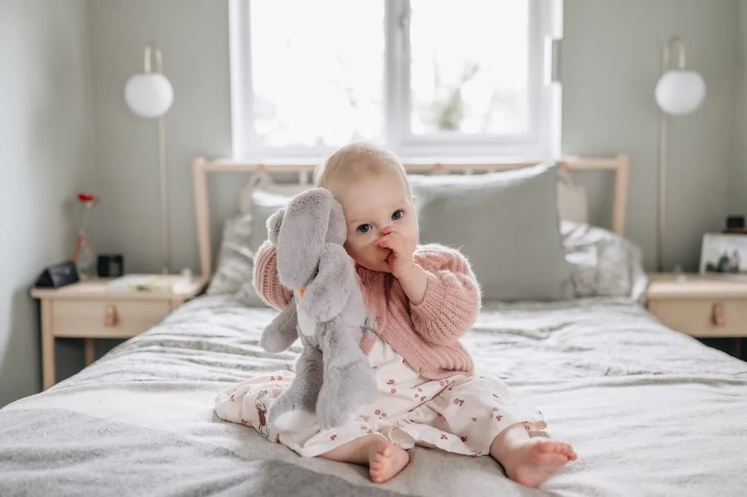 The most common question our member @karen.leleu.photography receives:
💭
&ldquo;When is the best time to photograph my baby?&rdquo;
💫
The answer:
If you want to capture the scrunched up teeny newborn stage between 7-21 days is best.
👶
If you prefe