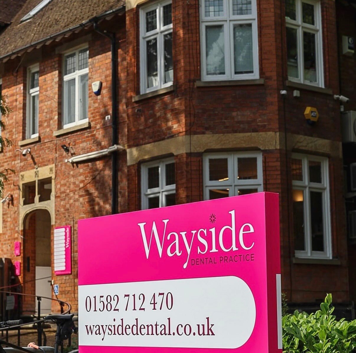 🦷 Welcome to Wayside Dental Practice! 🦷

Our member @waysidedentalpractice aims to make your dental experience comfortable and professional, from the moment you&rsquo;re welcomed into their state-of-the-art surgeries.
👋
Take a peek inside of their