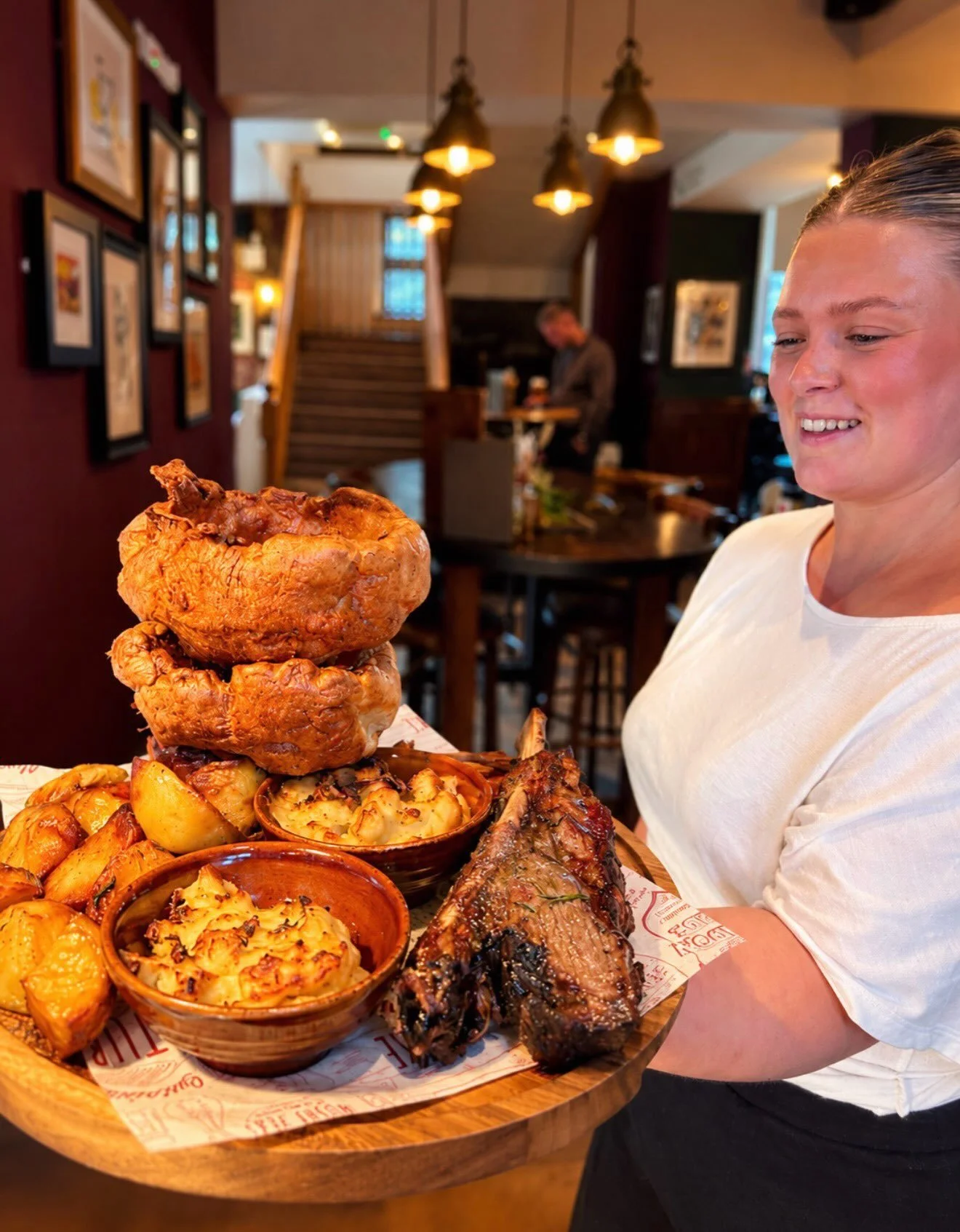 🍽️ Sunday Roast 🍽️

Our member @theharpendenarms makes Sunday specials with their slow-roasted short rib of beef to share or a whole roast chicken, served alongside all your Sunday favourites. The perfect excuse to gather family and friends for a l