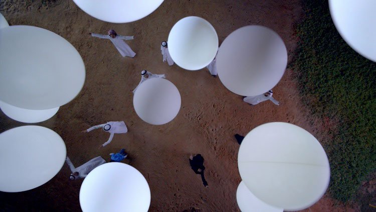 ABU DHABI EL EMARAT WEATHER BALLOON TAKE OFF TOP SHOT