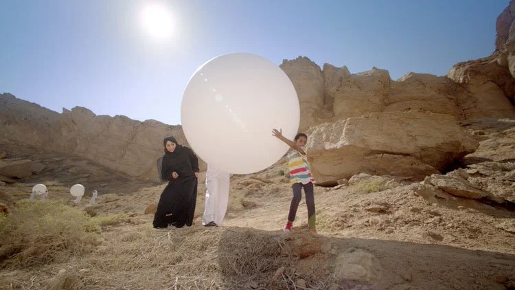 ABU DHABI EL EMARAT WEATHWER BALLOON MOTHER AND CHILD
