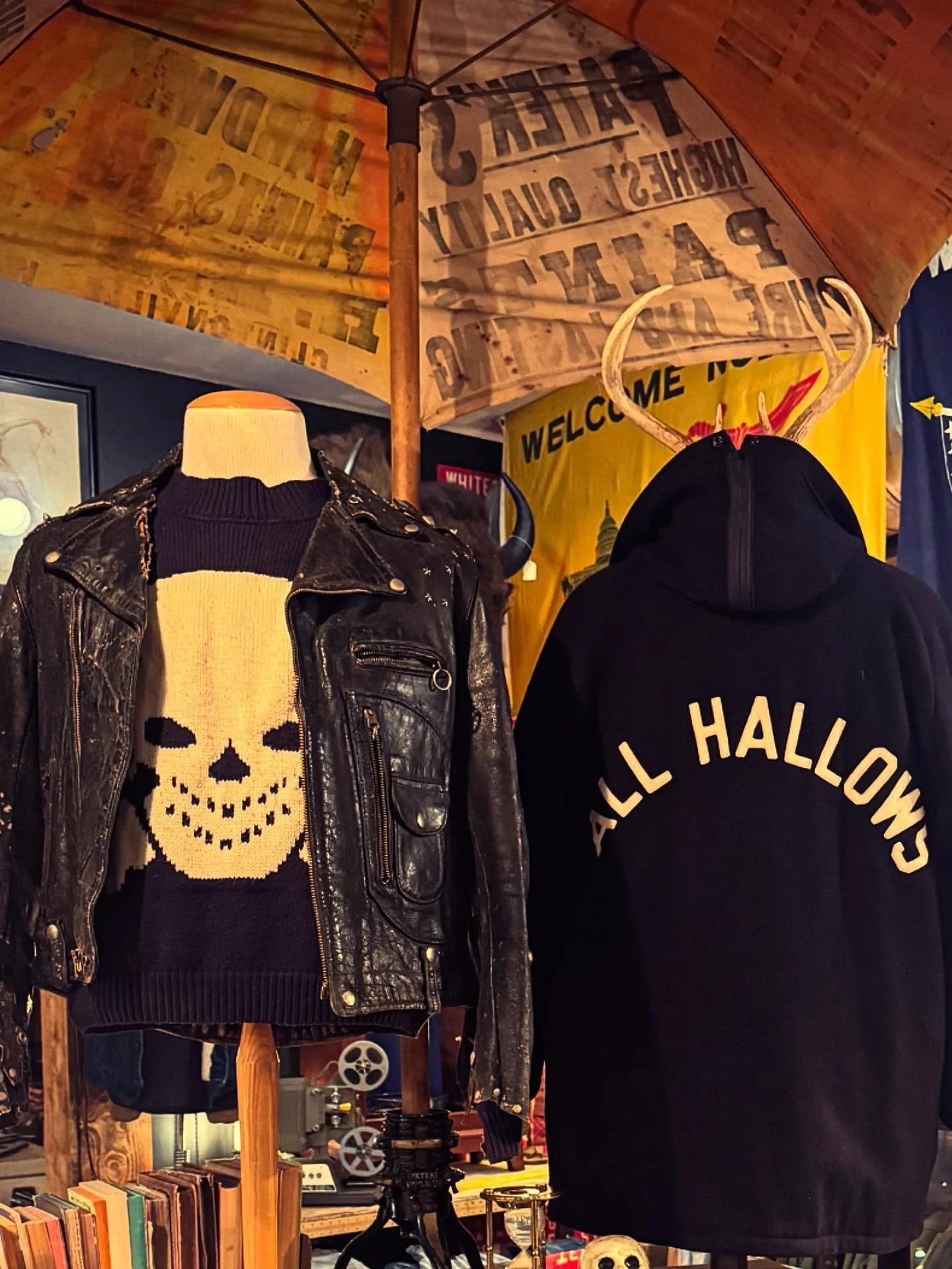 Handmade knit skull sweater
.
.
.

#ghosttown_ap #DoubleRHell #RRHell
