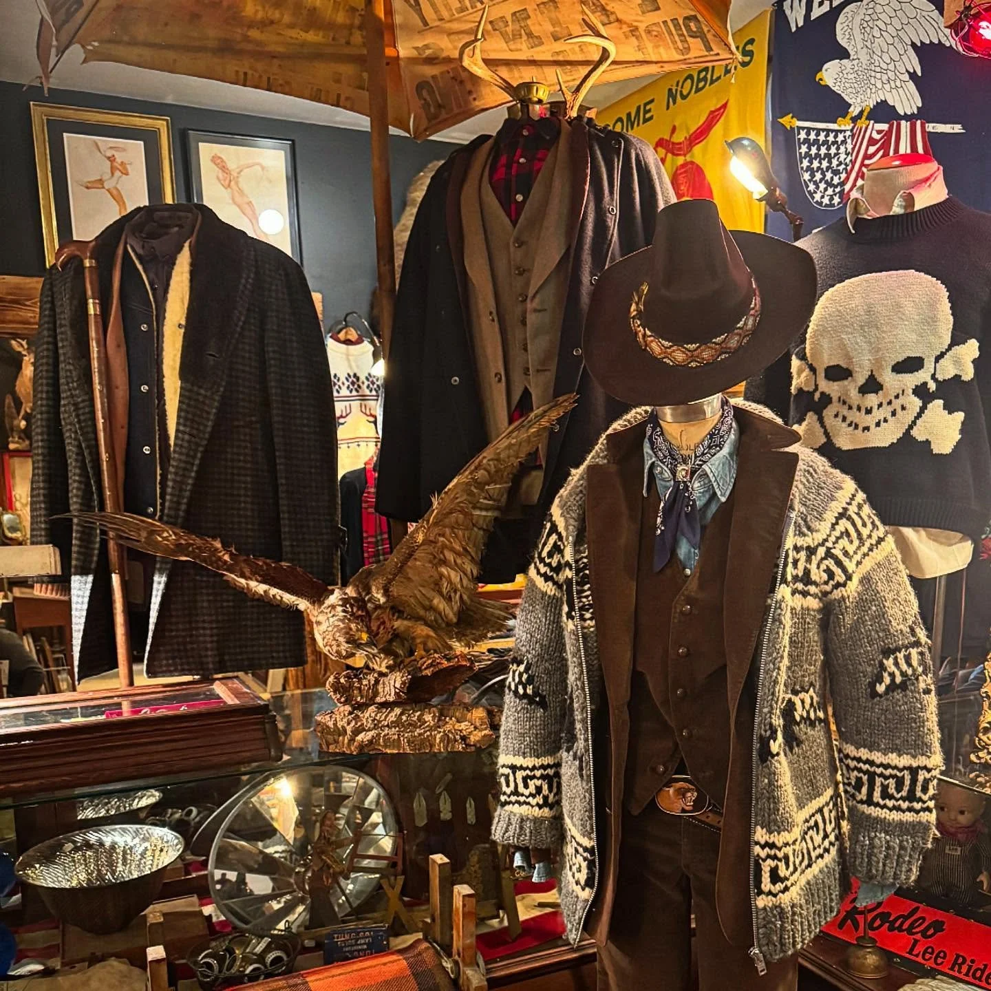 A little birdie told me something&rsquo;s brewing over at Ghost Town.. I guess stay tuned??
.
.
#newyeartypeshit
#RRHell
#DoubleRHell