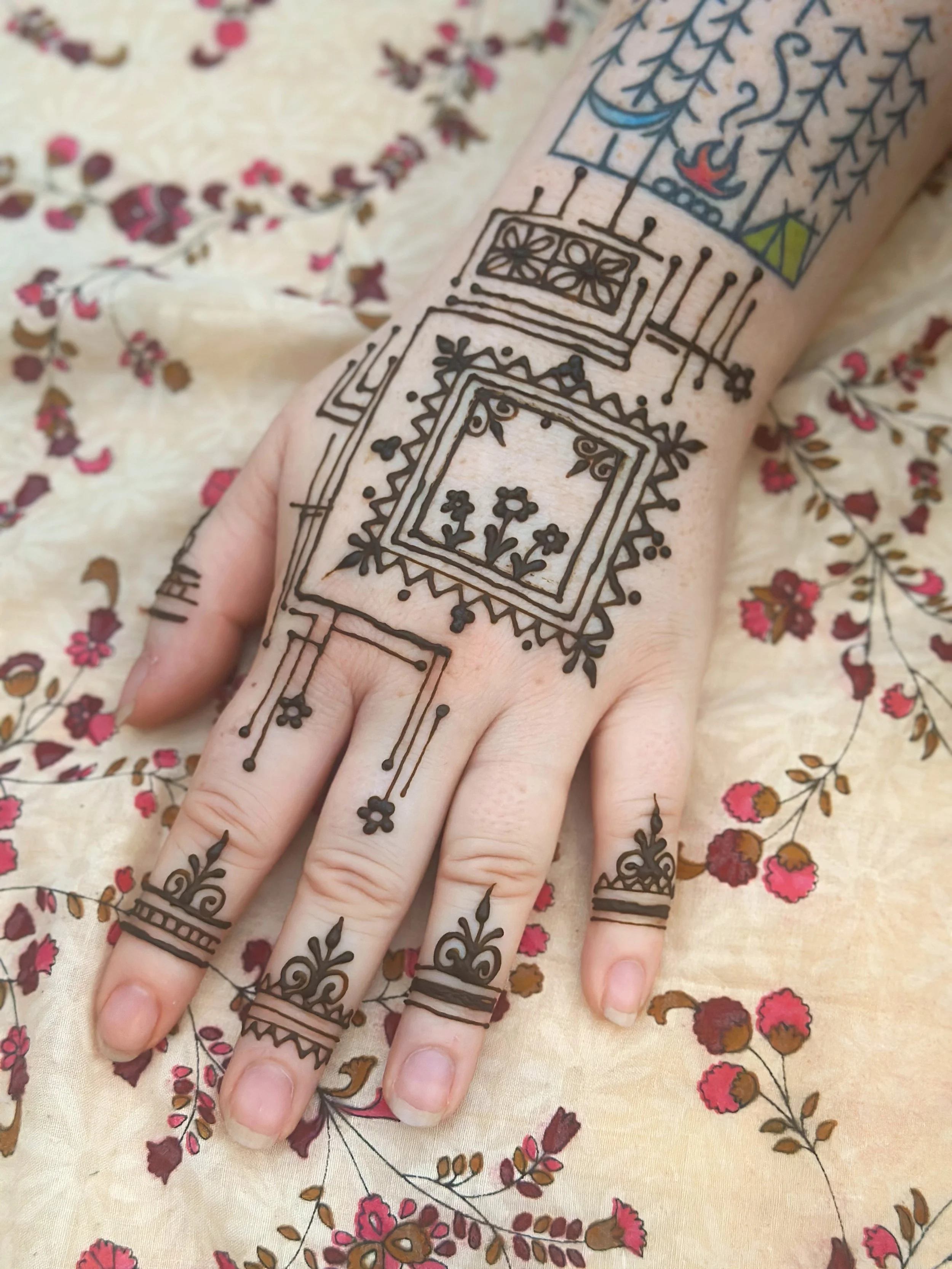 henna circuits floral.jpeg