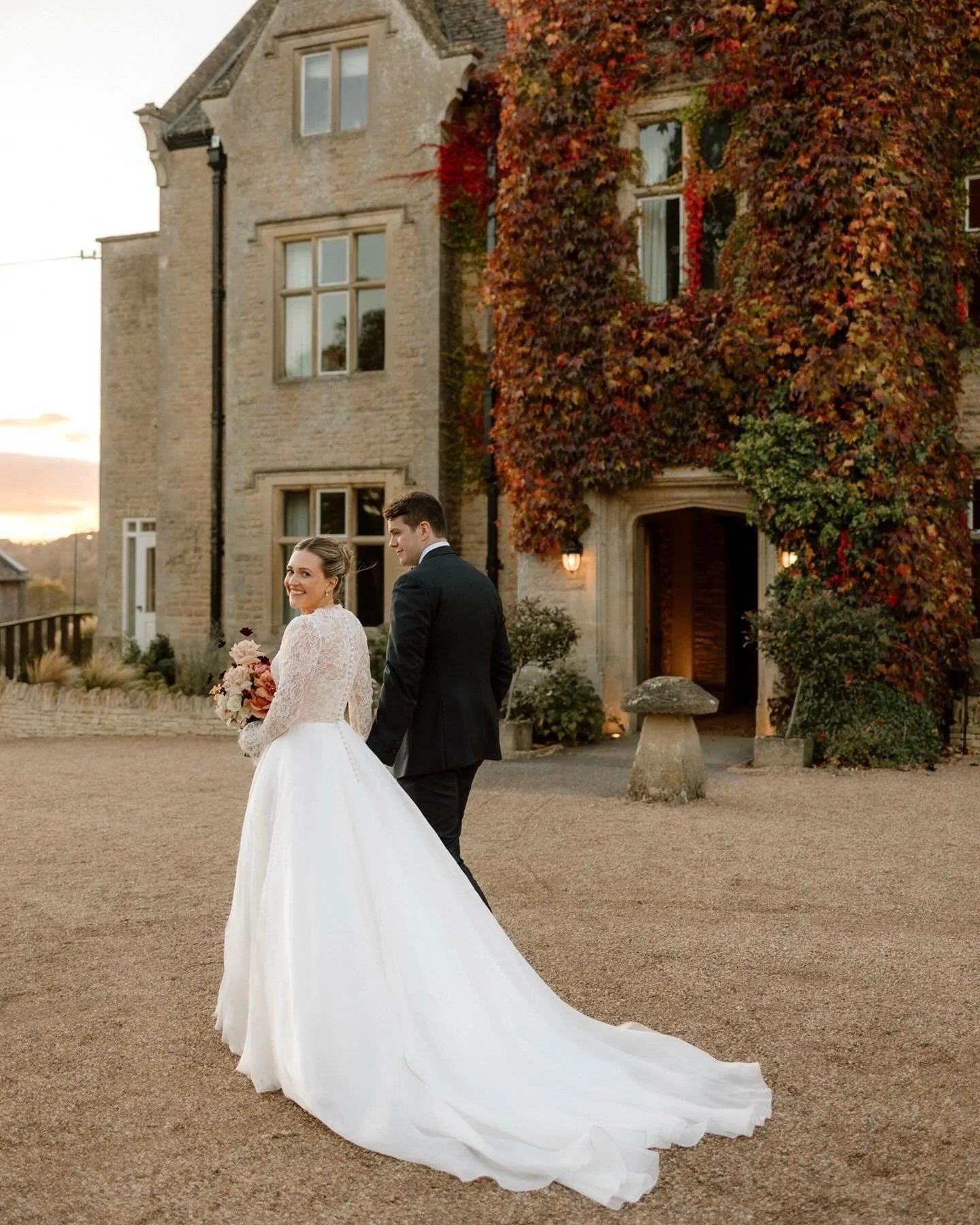The most beautiful autumnal day at @hyde_house 🤎 how I love an October wedding! Here are a few frames of the lovely E&amp;E at sunset and a few fun captures after dark too ✨

Make up @amyrosemakeupartist 
Hair Andrea Luella
Flowers @rootedinrosemary