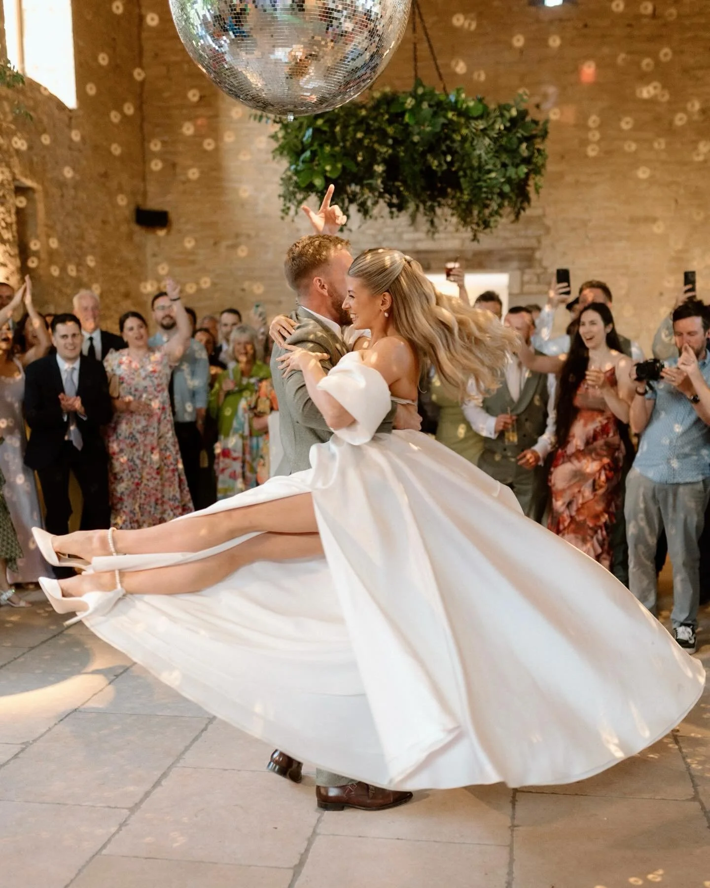 Very excited for the return of the dancefloor 🪩⚡️💕 the incredible C&amp;J at @yardspaceoldgore 

Make up @maywilliamsmakeupartist 
Hair @jutazorubiene 
Florals @rosabel_blooms 
Video @yetifilm 
Cake @hunterscakeco 
Band @tuxfizz 
Saxophonist @james