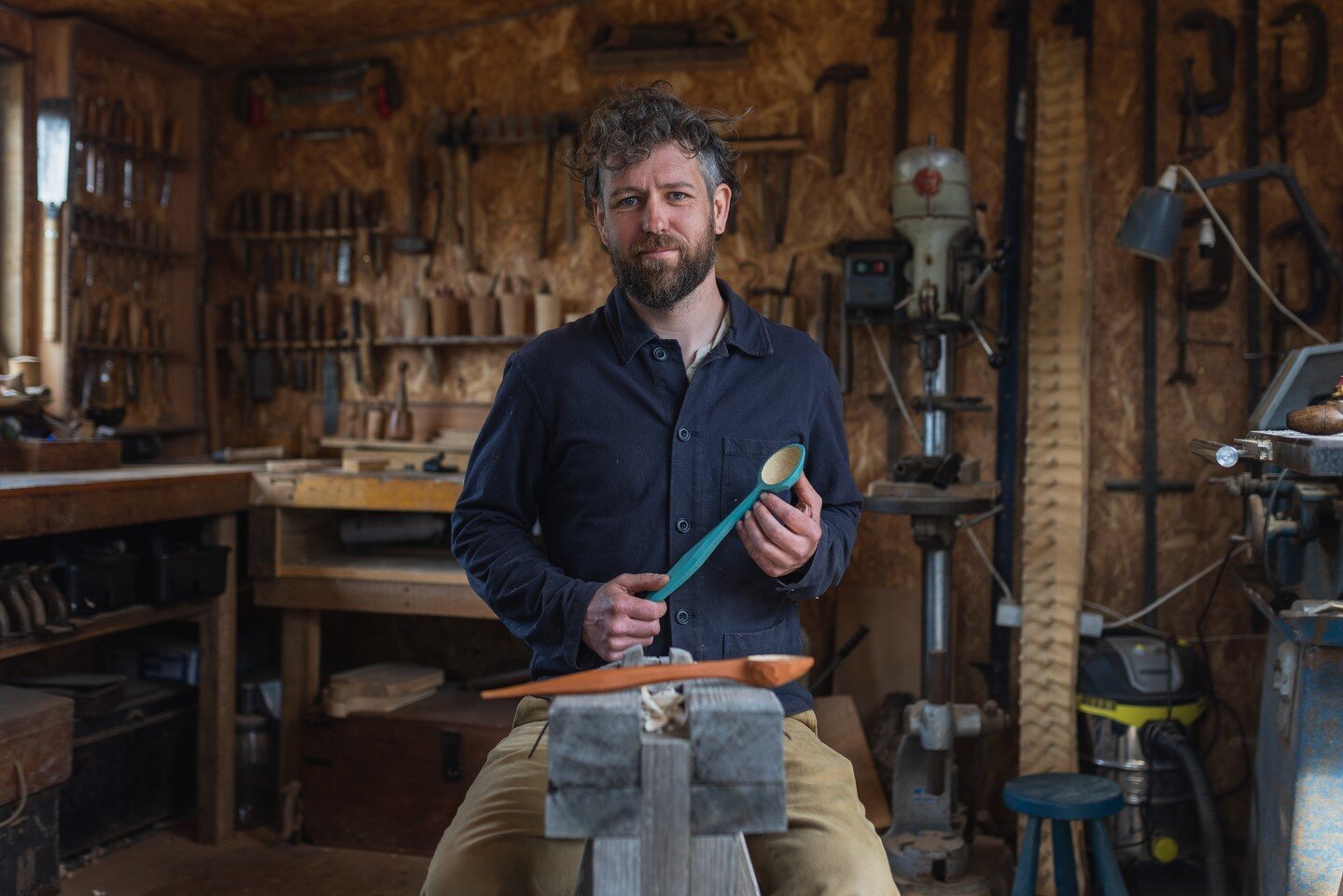 When @steweeggs set out to break the world record for the world's longest egg and spoon race, they knew they couldn't use just any old spoon.
ㅤ
Enter, the @cornishwoodsmith
ㅤ
A talented craftsman committed to working with nature, Dom uses age-old tra