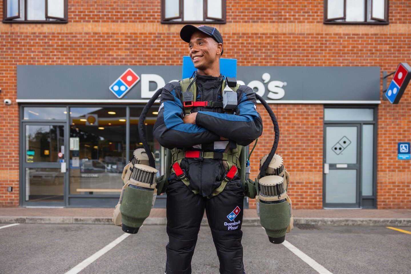 There's nothing worse than ordering a pizza and sitting with the pangs of hunger whilst you wait an eternity for it turn up.
ㅤ
Enter, the Domino's jetpack pizza delivery service.
ㅤ
This was one of our favourite shoots from 2023 and not one we're goin